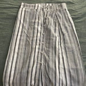 Lulus white and black stripped skirt